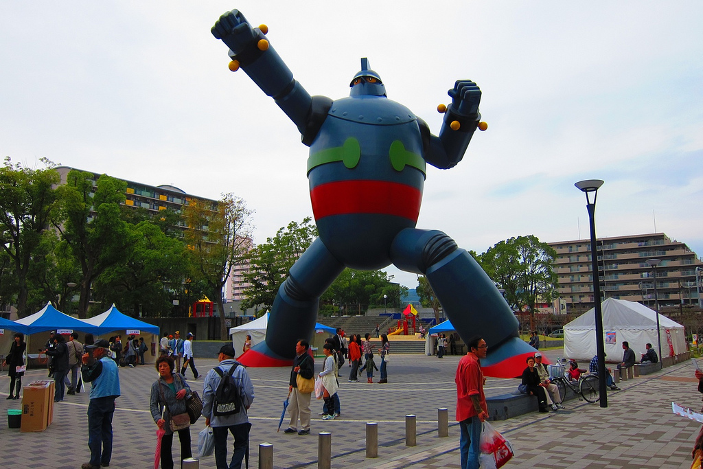Tetsujin Building Tetsujin 28 Robot Statue - TerazWsieci.pl